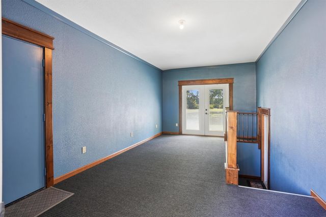 2317 S Frederick Avenue, Oelwein, IA 50662