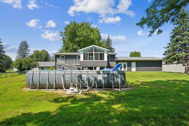 2317 S Frederick Avenue, Oelwein, IA 50662