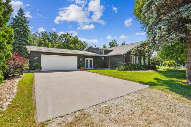 2317 S Frederick Avenue, Oelwein, IA 50662