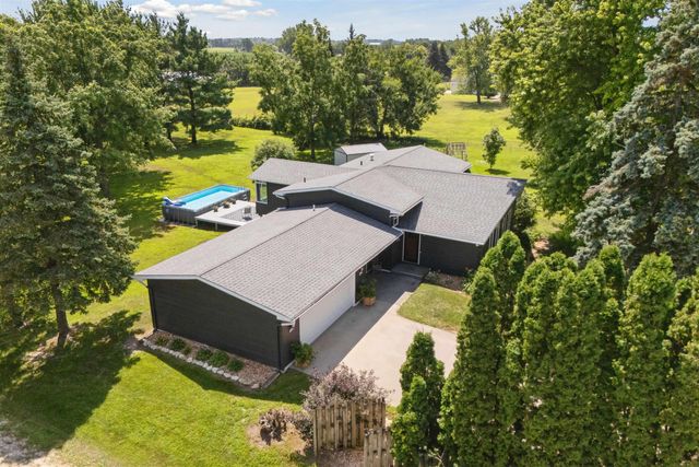2317 S Frederick Avenue, Oelwein, IA 50662