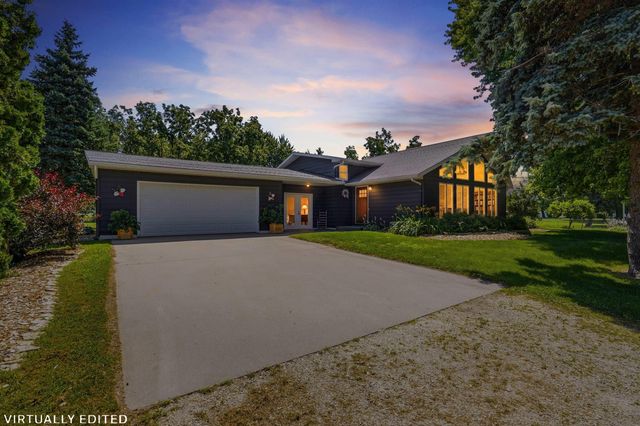 2317 S Frederick Avenue, Oelwein, IA 50662