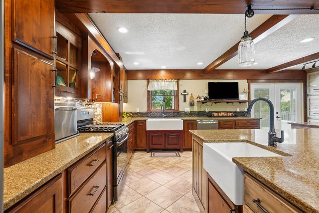 2317 S Frederick Avenue, Oelwein, IA 50662
