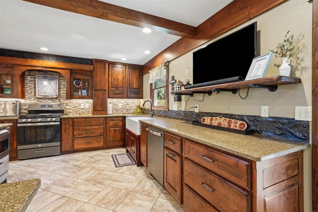 2317 S Frederick Avenue, Oelwein, IA 50662