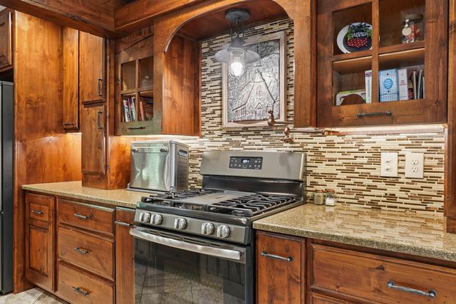 2317 S Frederick Avenue, Oelwein, IA 50662