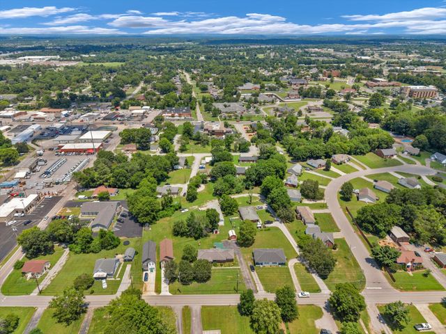 813 W Spring St, Lebanon, TN 37087