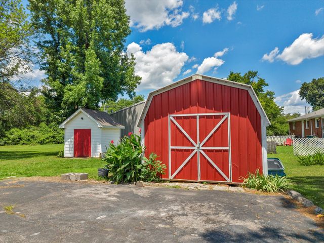 813 W Spring St, Lebanon, TN 37087