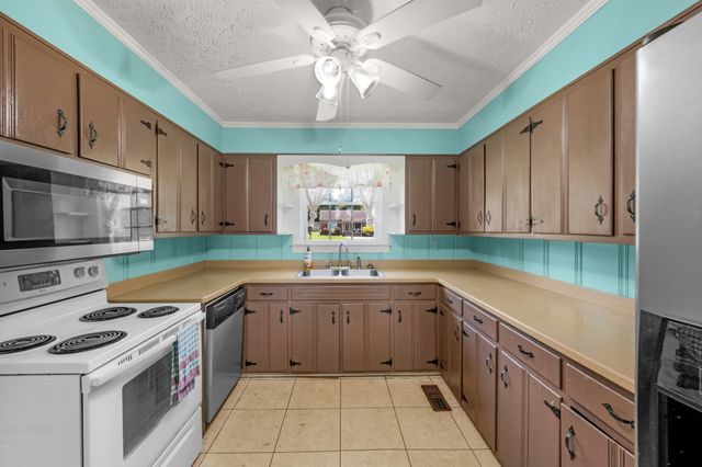 813 W Spring St, Lebanon, TN 37087