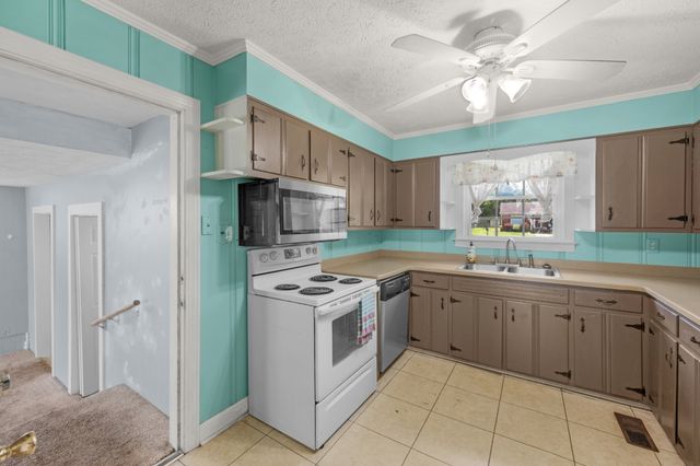 813 W Spring St, Lebanon, TN 37087