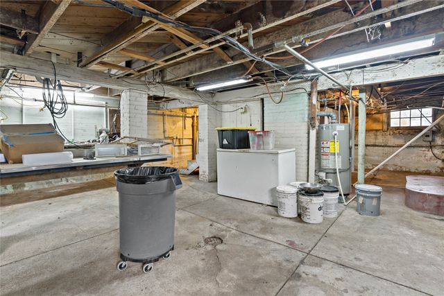 607 S Main Street, Paris, TX 75460