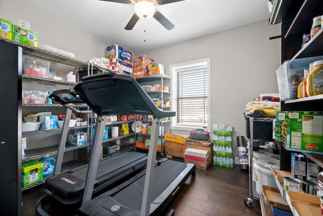 1141 Reda Dr, Clarksville, TN 37042