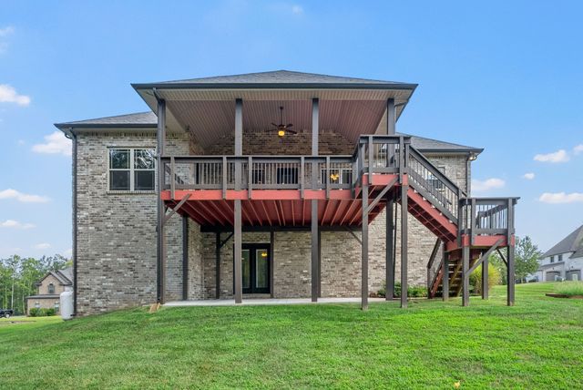 1141 Reda Dr, Clarksville, TN 37042