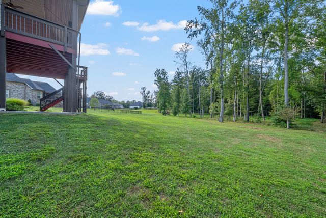 1141 Reda Dr, Clarksville, TN 37042