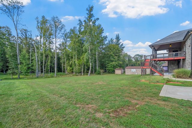 1141 Reda Dr, Clarksville, TN 37042
