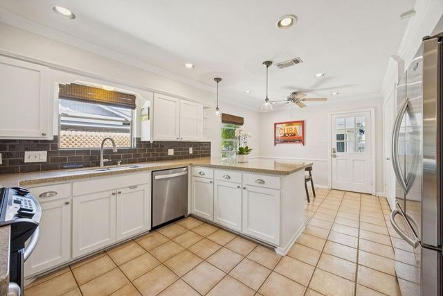 2411 Stoney Brook Drive, Houston, TX 77063