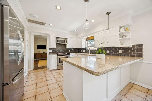 2411 Stoney Brook Drive, Houston, TX 77063