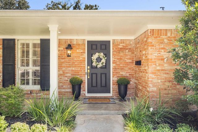 2411 Stoney Brook Drive, Houston, TX 77063