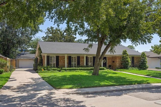 2411 Stoney Brook Drive, Houston, TX 77063