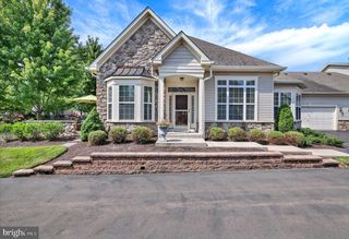 216 WILLOW DR, Newtown, PA 18940
