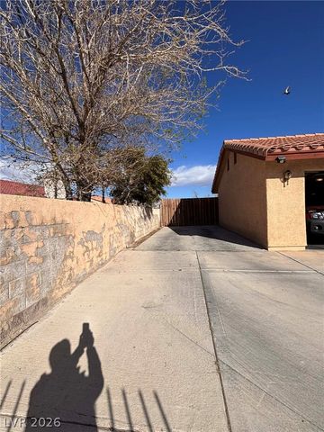 1912 South Torrey Pines Drive, Las Vegas, NV 89146