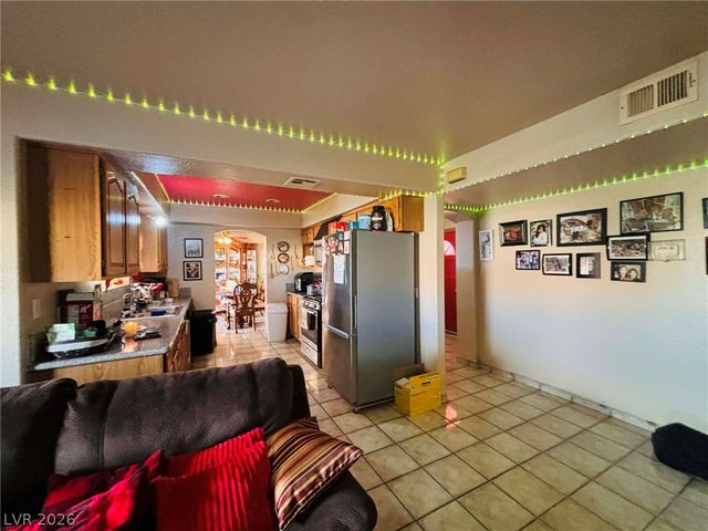 1912 South Torrey Pines Drive, Las Vegas, NV 89146