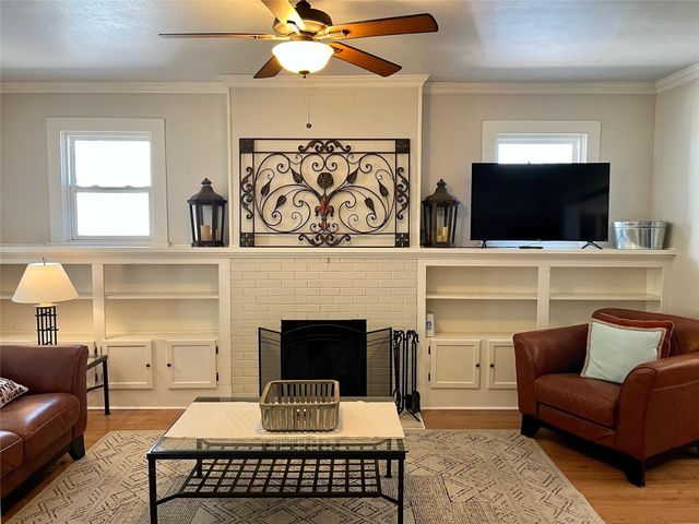 2545 Rogers Avenue, Fort Worth, TX 76109