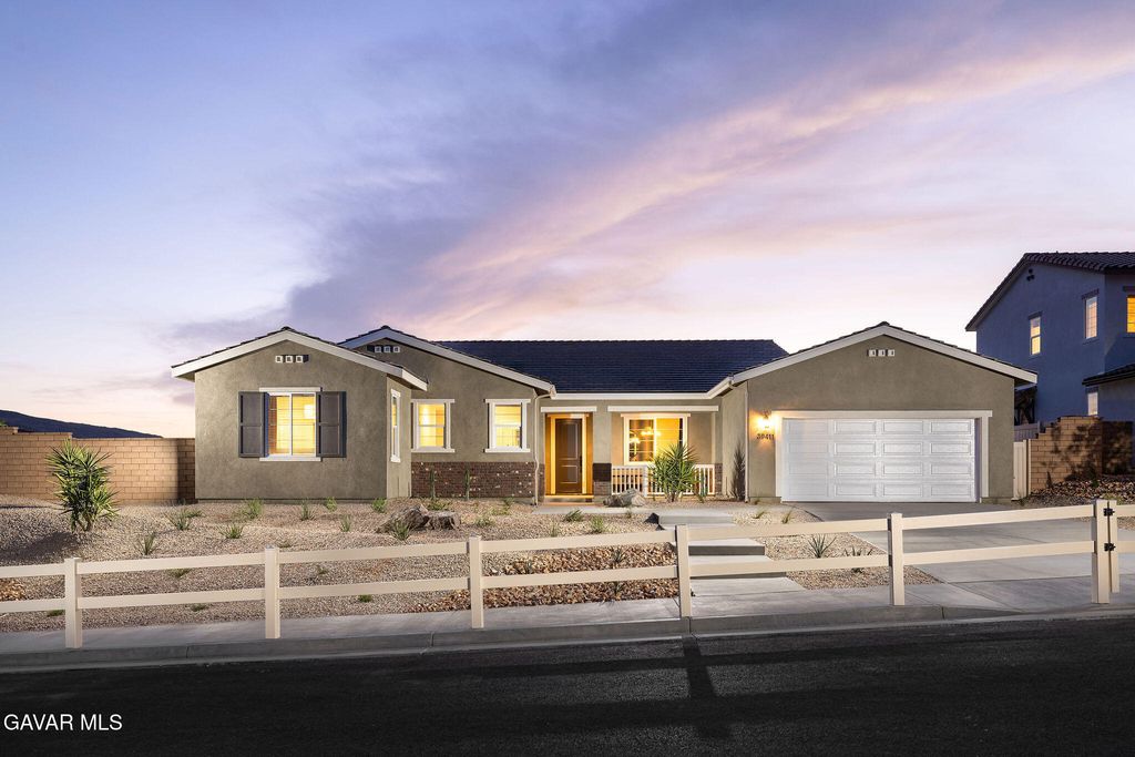 4048 Saddle Drive, Palmdale, CA 93551