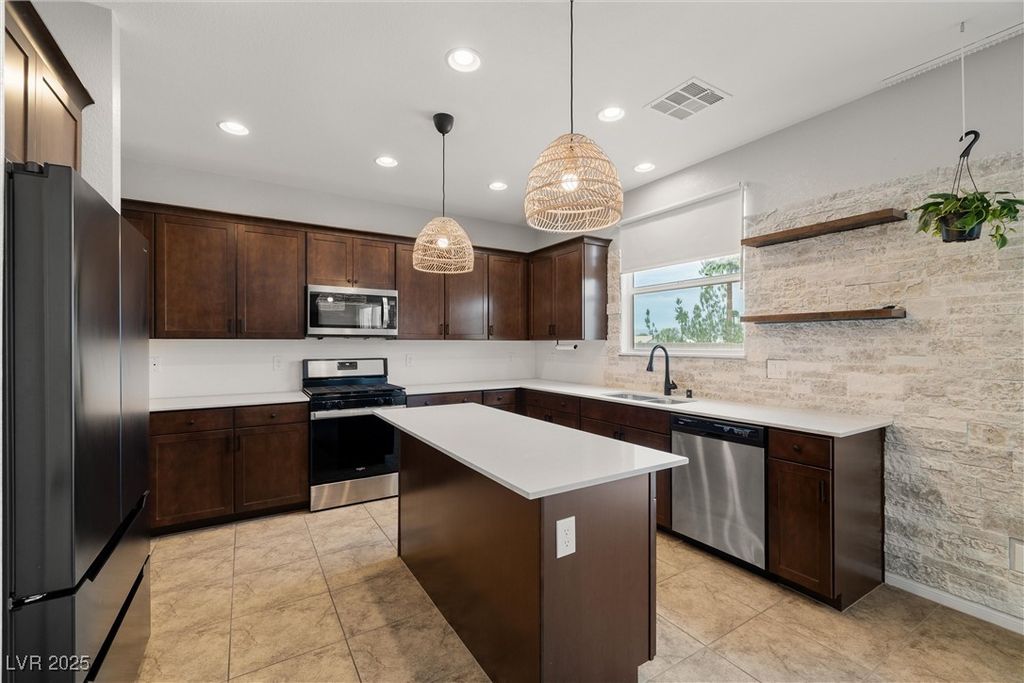 5623 Weeping Wall Street, North Las Vegas, NV 89031