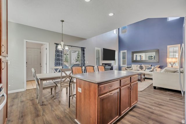 4472 W SILENT RAIN DR, South Jordan, UT 84009