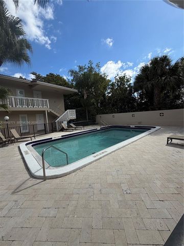 2110 NE 39th St 4B, Fort Lauderdale, FL 33308