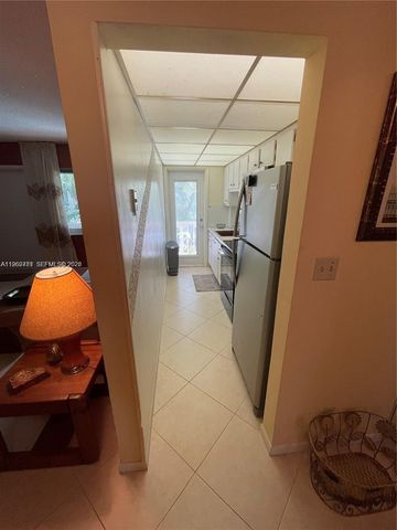 2110 NE 39th St 4B, Fort Lauderdale, FL 33308