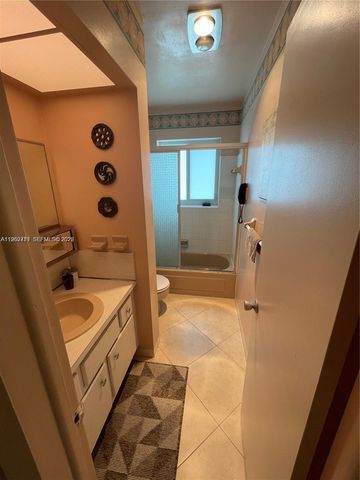 2110 NE 39th St 4B, Fort Lauderdale, FL 33308