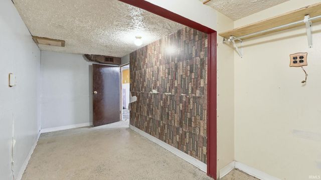 4416 Standish Drive, Fort Wayne, IN 46806