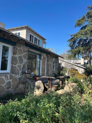 702 704 E Vista Way, Vista, CA 92084