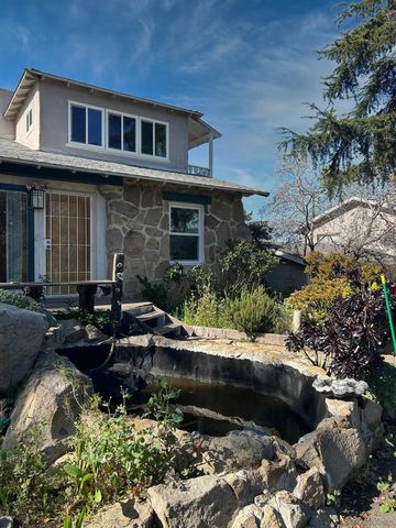 702 704 E Vista Way, Vista, CA 92084