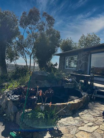 702 704 E Vista Way, Vista, CA 92084