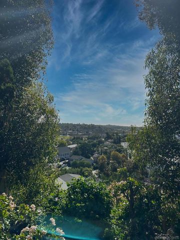 702 704 E Vista Way, Vista, CA 92084