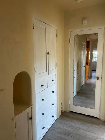 702 704 E Vista Way, Vista, CA 92084