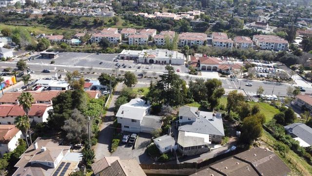 702 704 E Vista Way, Vista, CA 92084