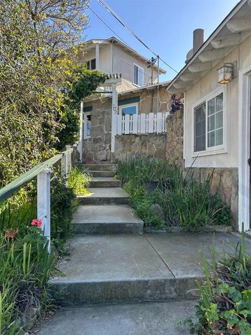 702 704 E Vista Way, Vista, CA 92084