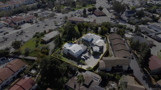 702 704 E Vista Way, Vista, CA 92084