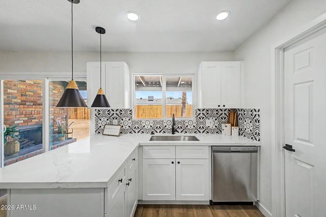 8714 W BECKER Lane, Peoria, AZ 85345