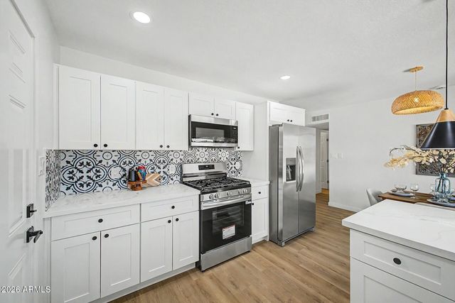 8714 W BECKER Lane, Peoria, AZ 85345