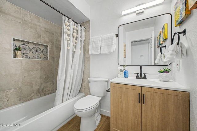 8714 W BECKER Lane, Peoria, AZ 85345