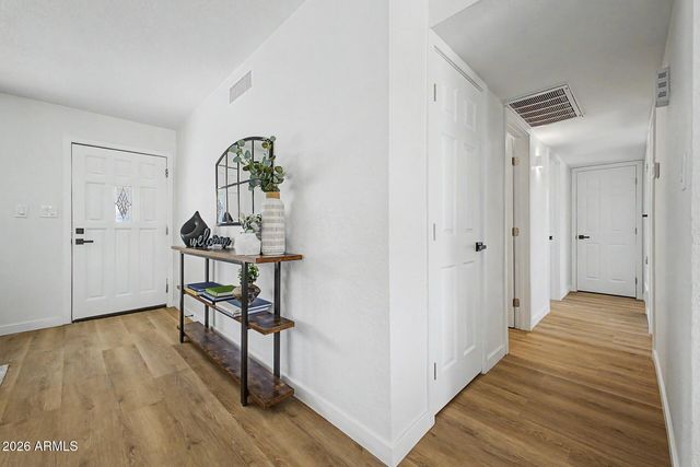 8714 W BECKER Lane, Peoria, AZ 85345