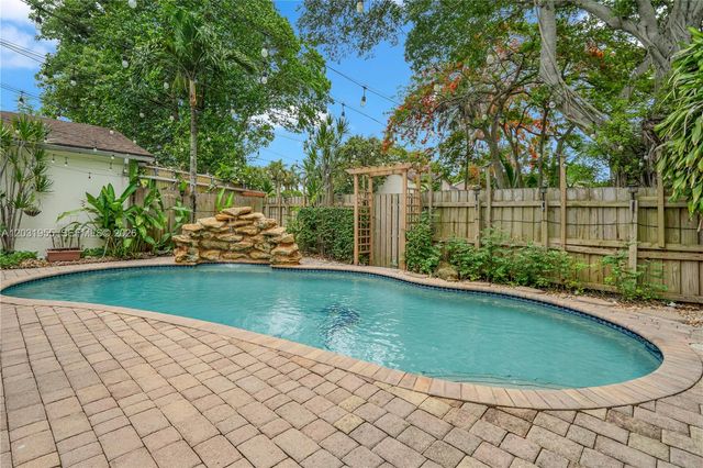 14918 SW 93rd Street, Miami, FL 33196
