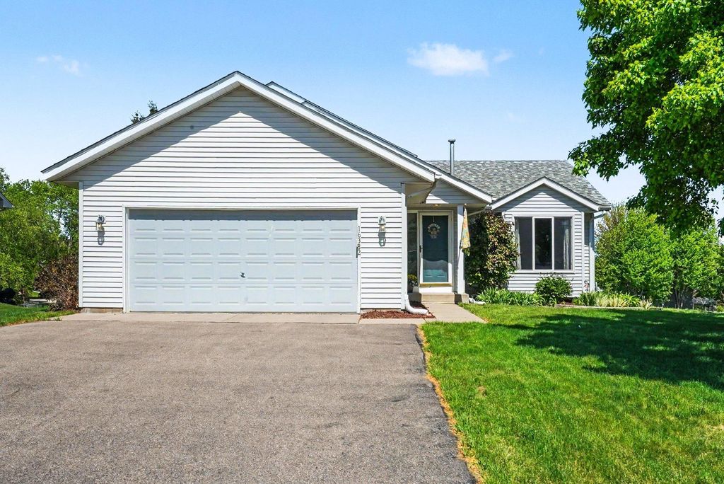 16382 Goodview Trail, Lakeville, MN 55044 — photo 2