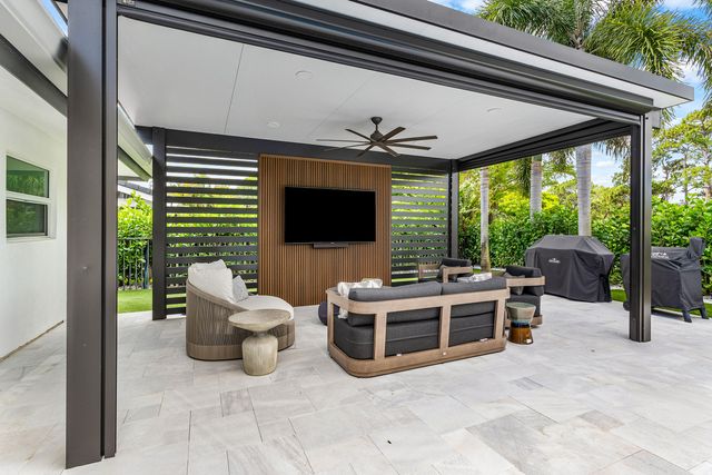 632 Lakewoode Circle W, Delray Beach, FL 33445