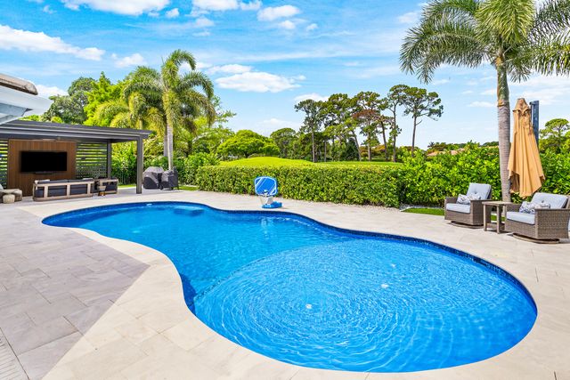 632 Lakewoode Circle W, Delray Beach, FL 33445