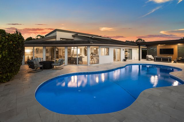 632 Lakewoode Circle W, Delray Beach, FL 33445