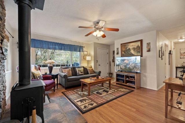 19047 Crocker Station, Groveland, CA 95321